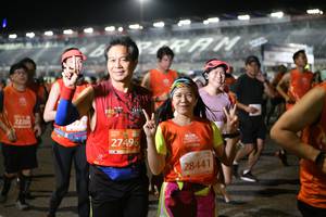 BIB: 22208, 27496, 28441
                            <button type="button" onclick="openModal(10886637)" class="btn btn-primary btn-sm float-right btn-popup" data-toggle="modal" data-target=".modal-high-quality">
                        <i class="fas fa-shopping-cart"></i> Add to Cart
                    </button>
                                            <button type="button" onclick="isThisMe(10886637, true)" class="btn btn-success btn-sm float-right btn-popup btn-isme hidden" data-toggle="tooltip" data-placement="bottom" title="นี่คือรูปของคุณใช่ไหม คลิกที่นี่เพื่อเอาเข้าอัลบั้ม">
                        <i class="fas fa-plus"></i> Add to album
                    </button>
                    <button type="button" onclick="isThisMe(10886637, false)" class="btn btn-warning btn-sm float-right btn-popup btn-isnotme hidden">
                        <i class="fas fa-ban"></i> Remove from album
                    </button>
